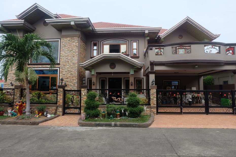 Bedroom Beautiful House In Batangas City