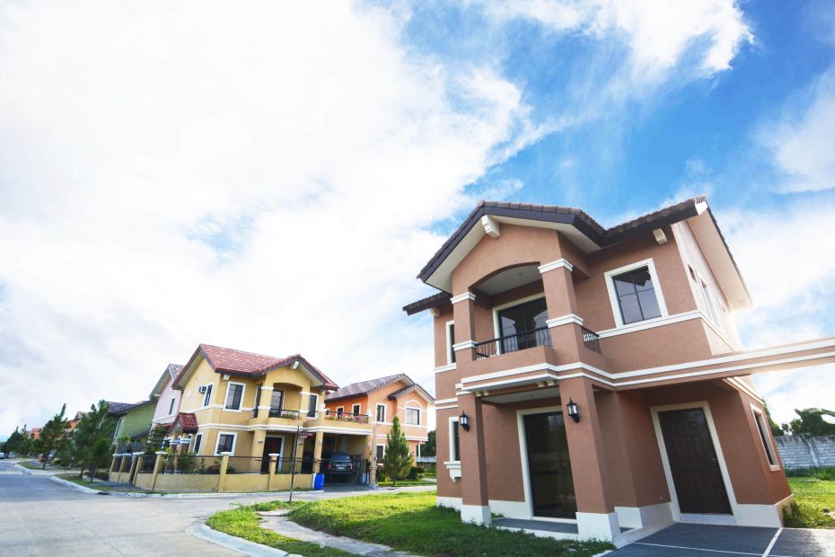 Valenza Crown Asia Nuvali Sta Rosa House And Lot