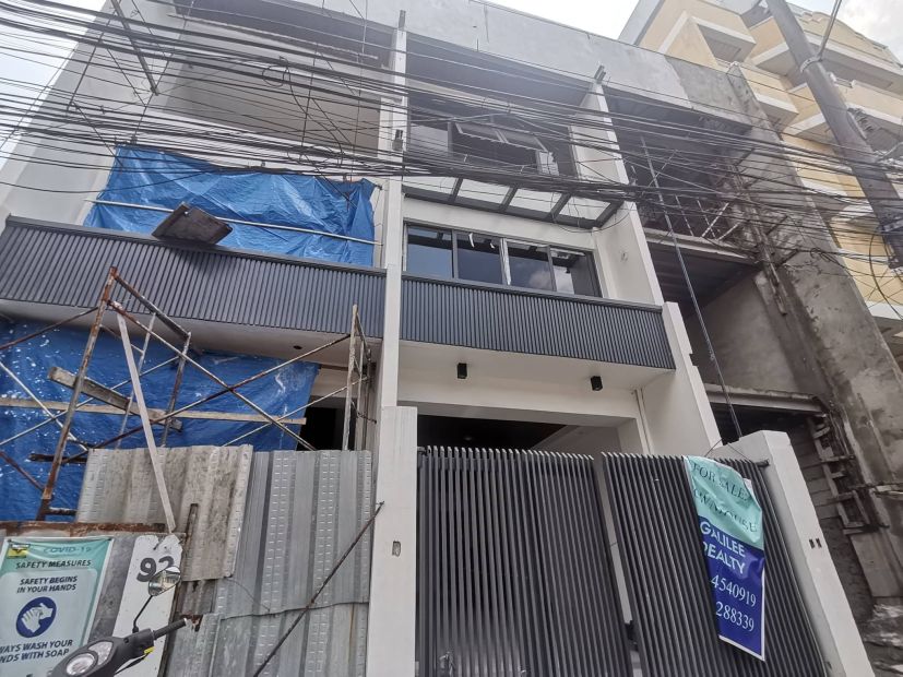 2 Car Garage Townhouse In Galas QC 19 8M AJCQ