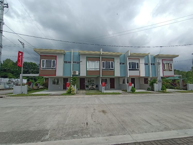 3BR Townhouse For Sale In Malagasang II E Imus Cavite