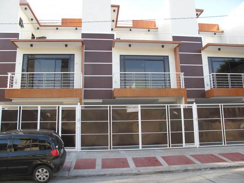 Modern Townhouse w/ 3 BR For Sale in Sta. Mesa near Mindanao Ave PH384