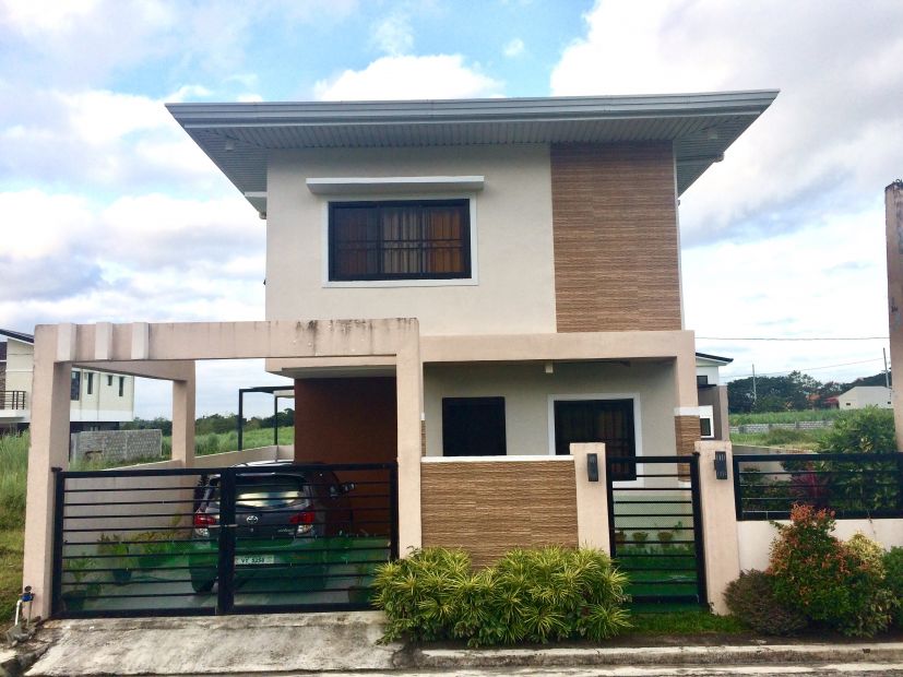 House and Lot For Sale at Santo Tomas, Batangas