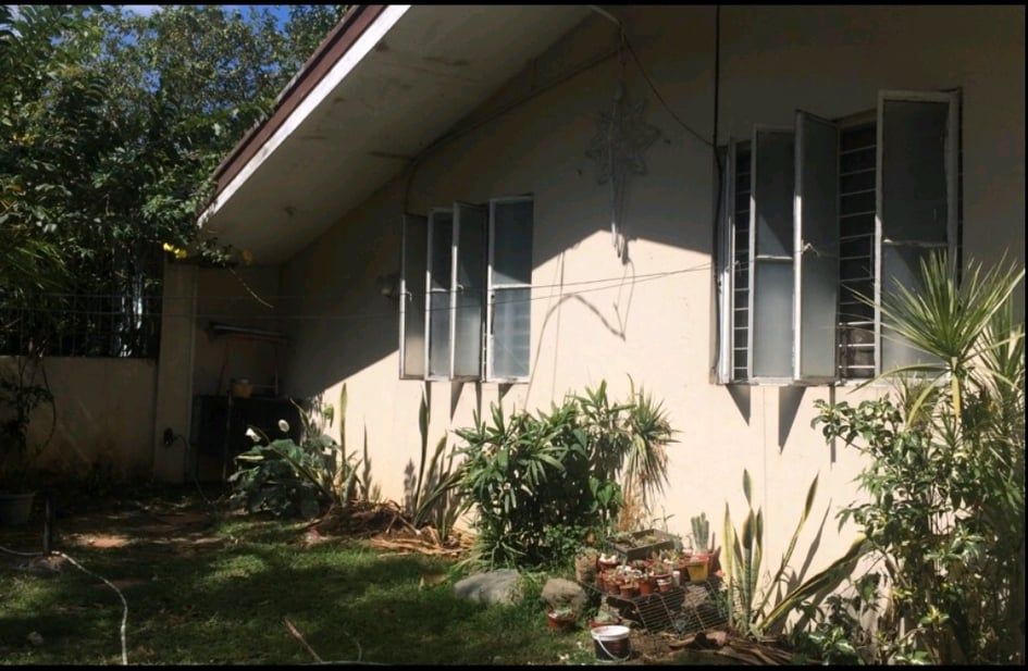 2 bedroom old house and lot at Medalva 1 Subdivision Angono Rizal