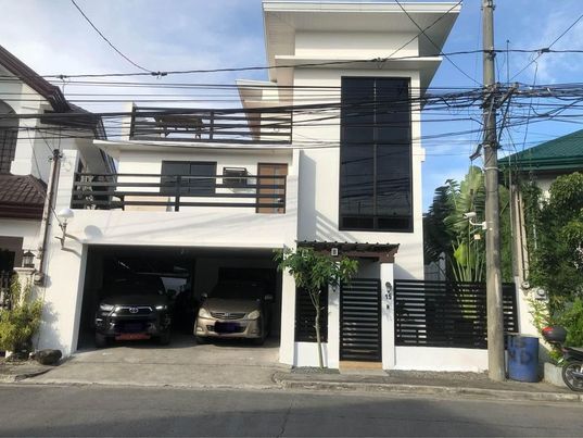 For Sale: 5BR Modern House at Las Pinas Royale Estates