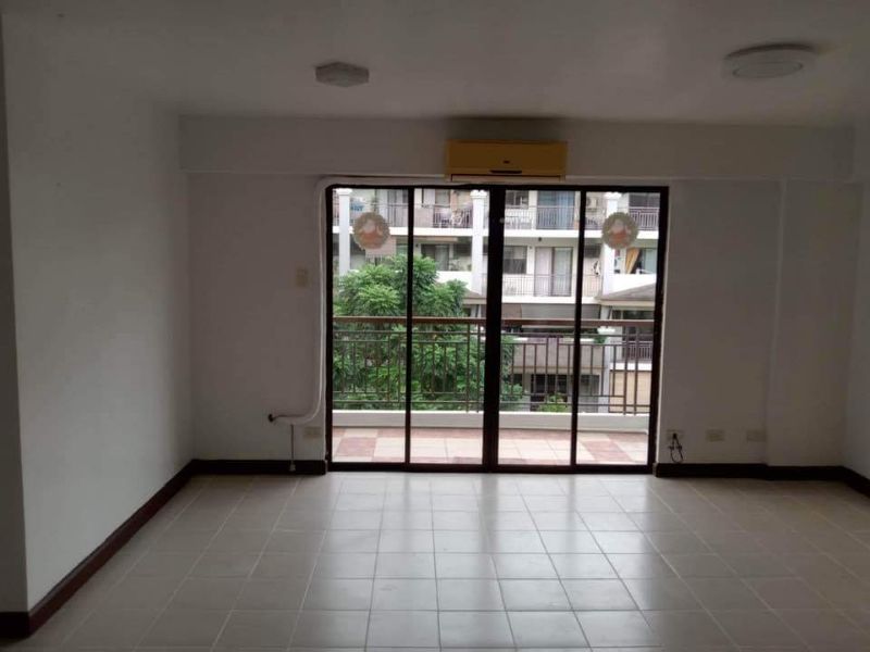 For Rent 3 Bedroom with Parking in Riverfront Residences Pasig