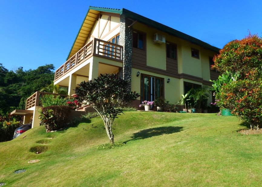 House and Lot at Canyon Woods Residential Resort