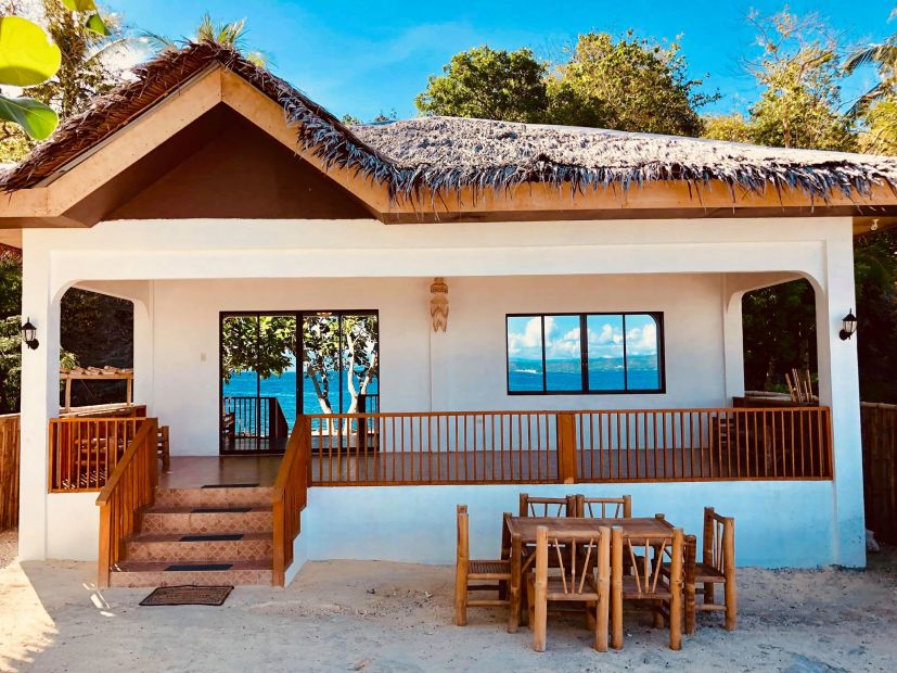 Stunning Beach Front House + Lot! Incredible Dive Site!