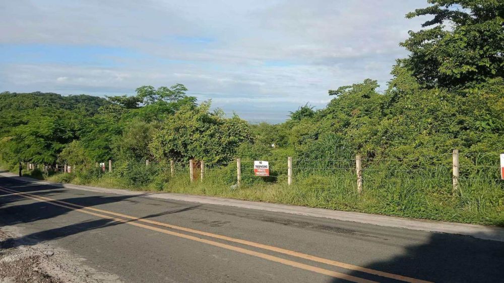 PROPERTY WITH SEA VIEW outside Kawayan Cove