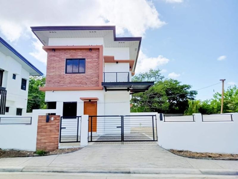 3 Bedroom RFO Beach House For Sale in Kota Keluarga With Beach Access ...