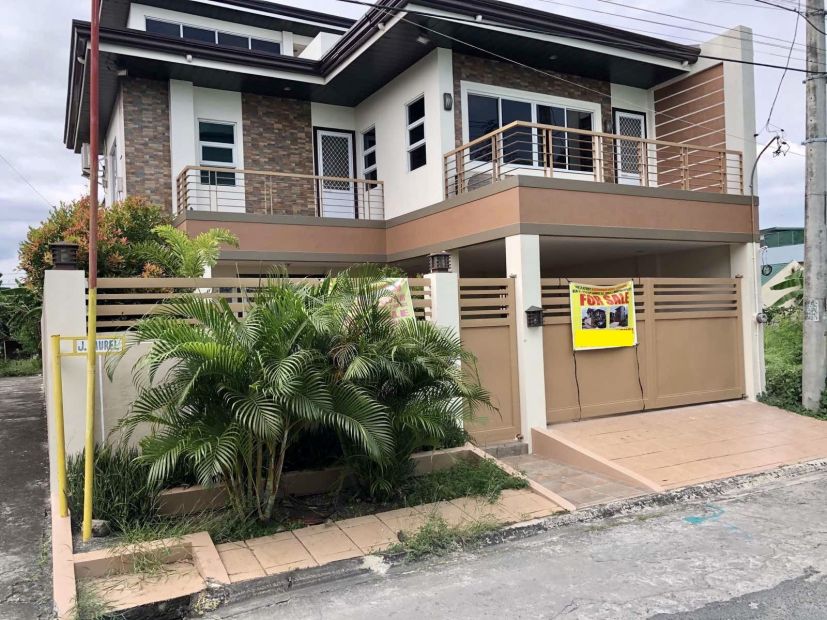 For sale Modern 3 Storey House and Lot in Katarungan Village, Muntinlupa