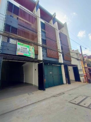 La Loma Quezon City 4 BR Townhouse Property For Sale with 2 CG 20.5M - LC