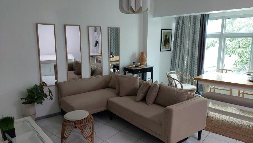 For Rent Studio Condo Unit in Two Serendra Almond Low Rise Bldg. Taguig ...