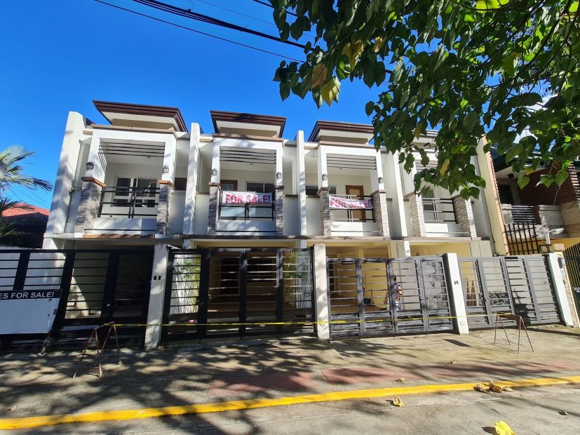 Townhouse for sale in Commonwealth Quezon City near Dona Carmen