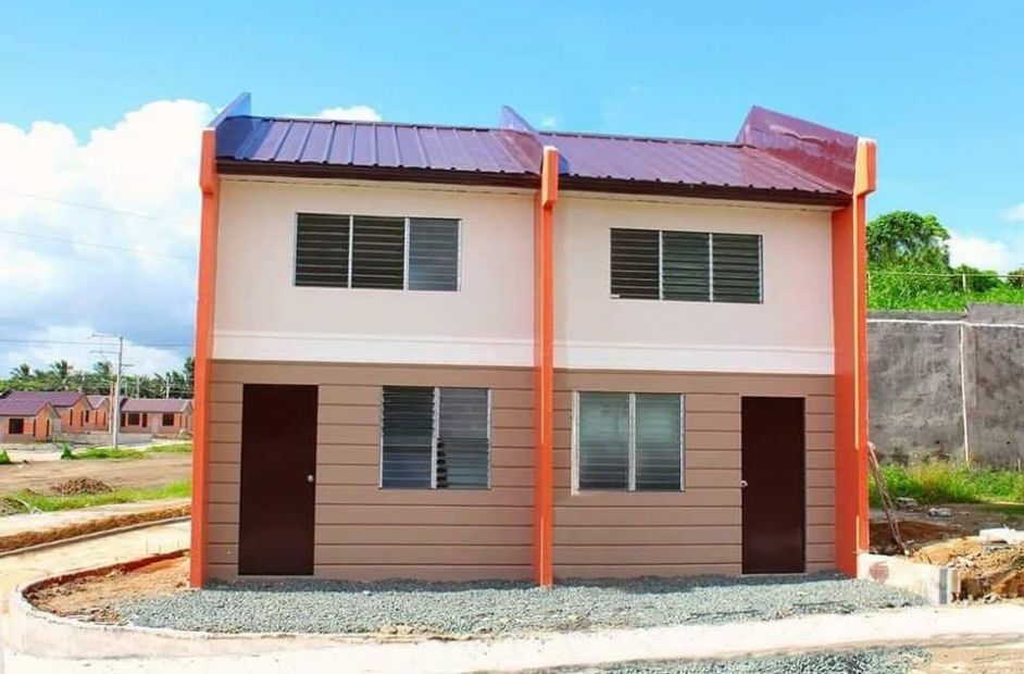 2 Bedroom Townhouse For Sale In Deca Homes, Balele, Tanauan, Batangas