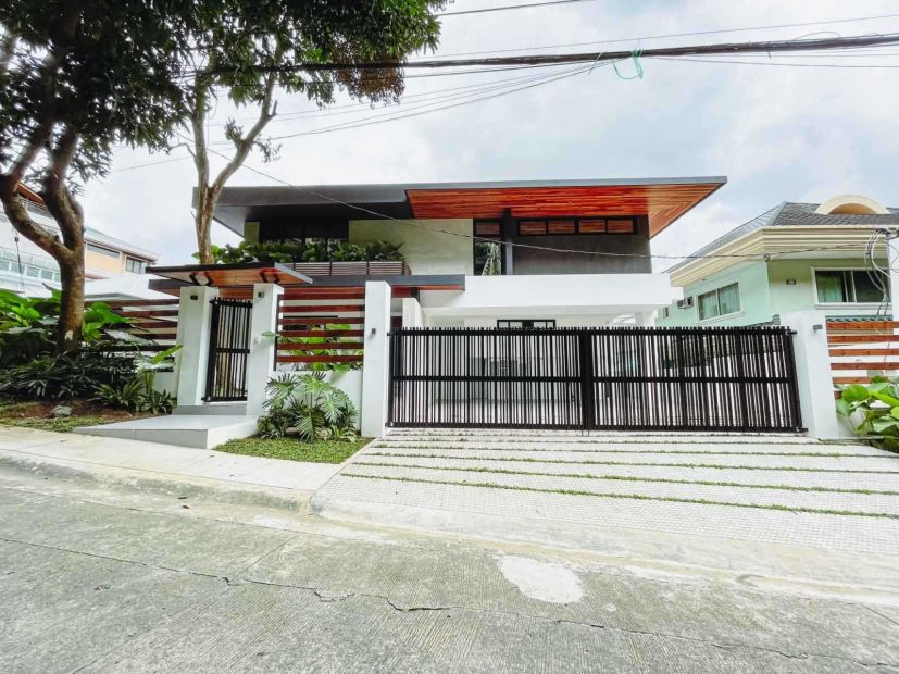 Ayala Heights Brand New 5 Bedroom Modern House for Sale with pool ...