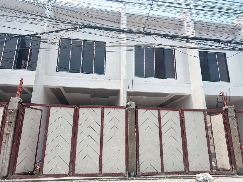 2 Storey Townhouse For Sale in Visayas Ave QC near Tandang Sora Market rg