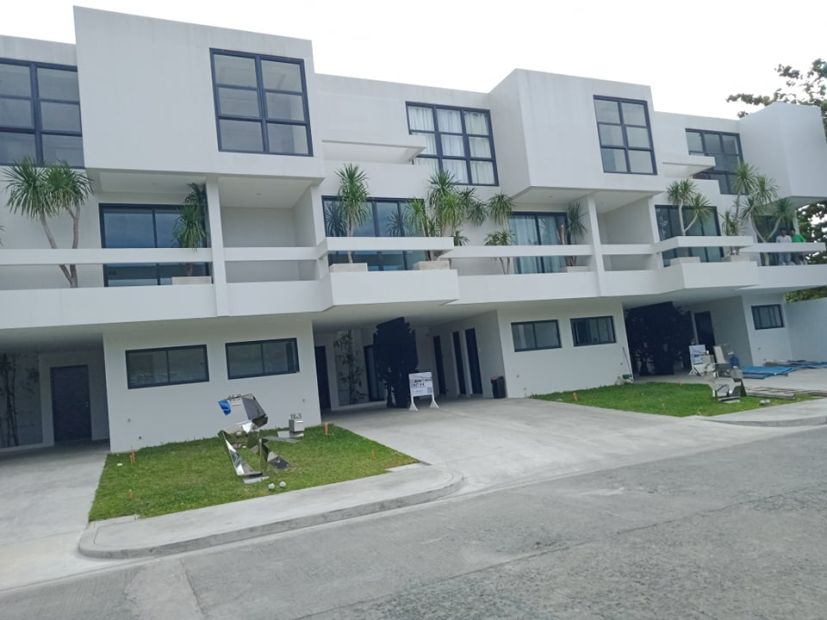 Elegant Modern Townhouse for Sale in UPS V, San Isidro Parañaque, 3 ...