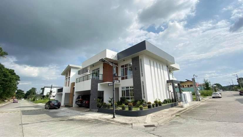 House and Lot For Sale in a Exclusive Subd. in Angeles City