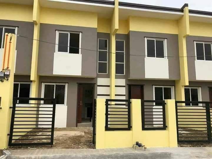 Townhouse for sale at conchu Trece Martires, with free gate, Cavite