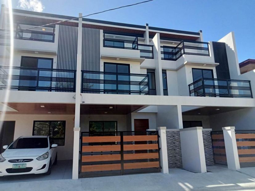 Elegant Duplex House and Lot for sale in Royal South VillageLas Piñas City