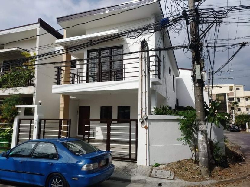 House for Sale Corner Lot Located in Dona Mañuela, Las Piñas