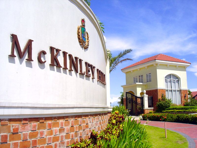 3Bedroom in McKinley Hill Garden Villas Upper McKinley Road , Taguig ...