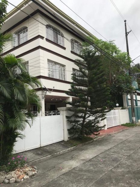 For Sale 2 Single Family Houses in Compound in Moonwalk Village ...