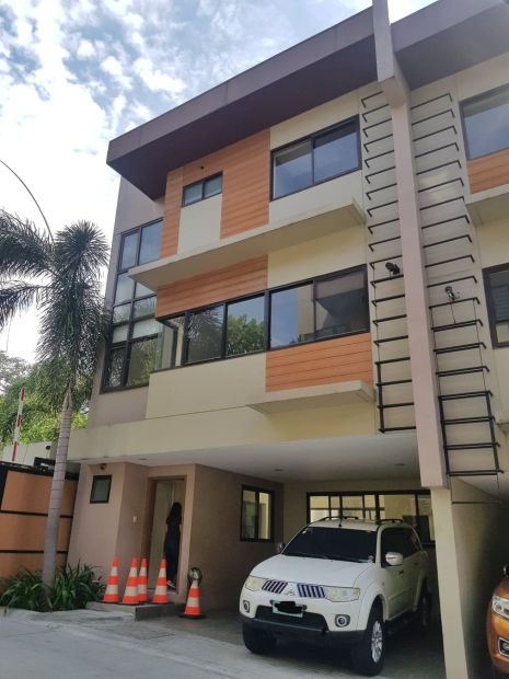 The Alvendia by Rockwell Townhouse at San Juan City