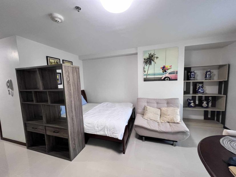 For Rent New Studio with Balcony within Galleria Mall, Cebu City