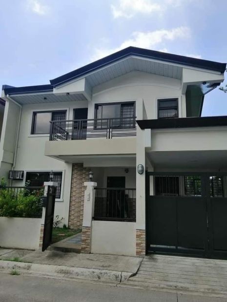 House and Lot for Sale located at Villa de Toledo, Santa Rosa, Laguna