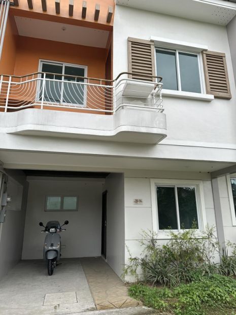 For Rent Townhouse at lions park residences sunvalley paranaque