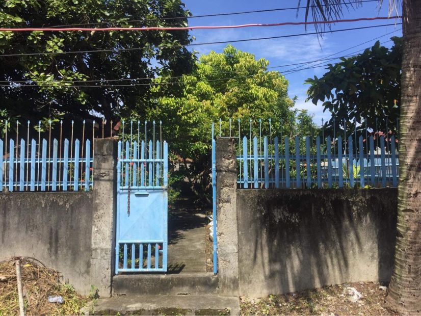 400 sq. meters Lot with House for Sale at Poblacion II, Ternate, Cavite.