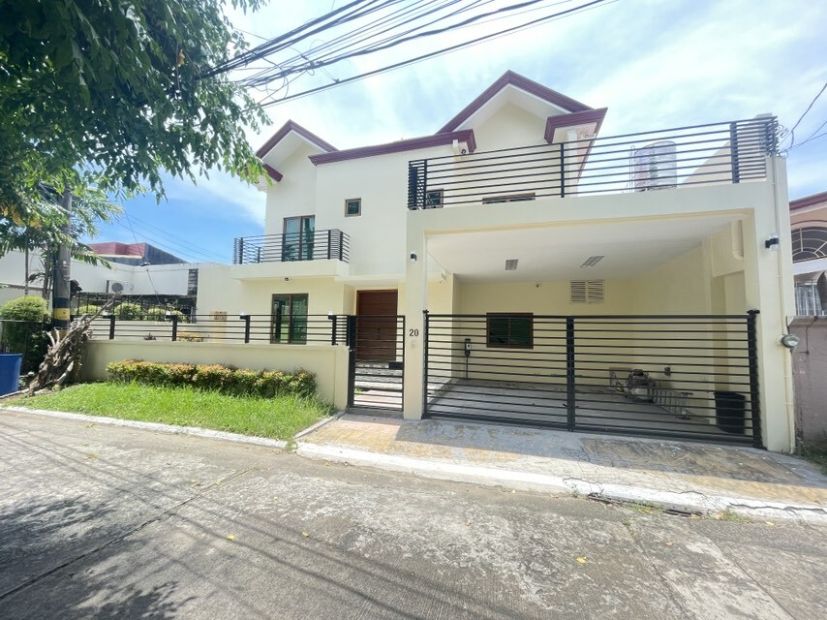 For Sale: Attractive Mixed Modern Classic House and Lot in BF Homes ...