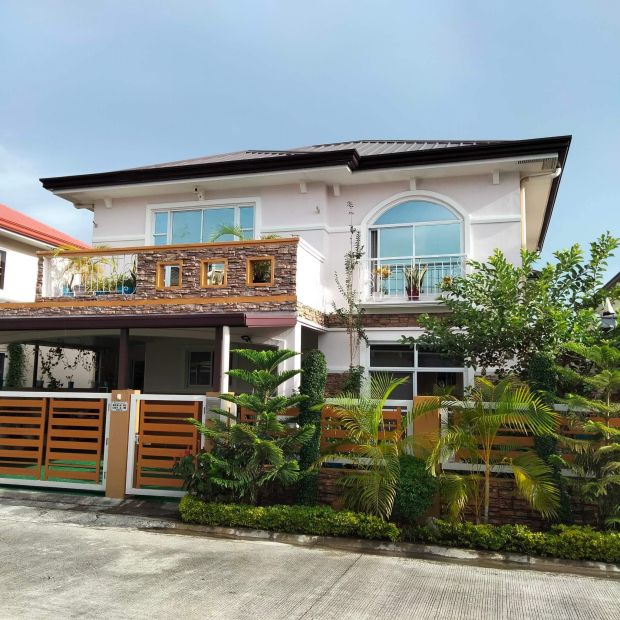 4 Bedroom with Balcony House For Sale in Sapalibutad, Angeles City