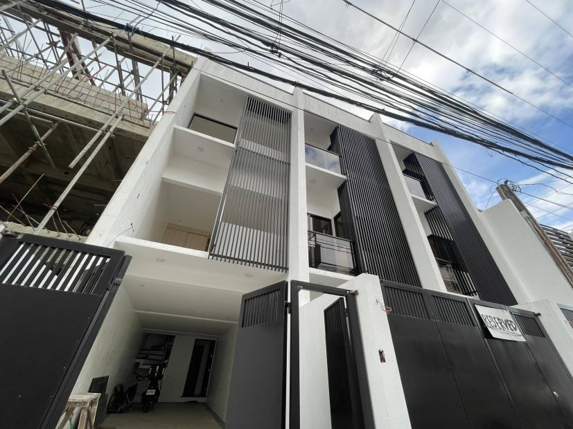 Three Storey Townhouse For Sale In Tandang Sora Quezon City -keziah