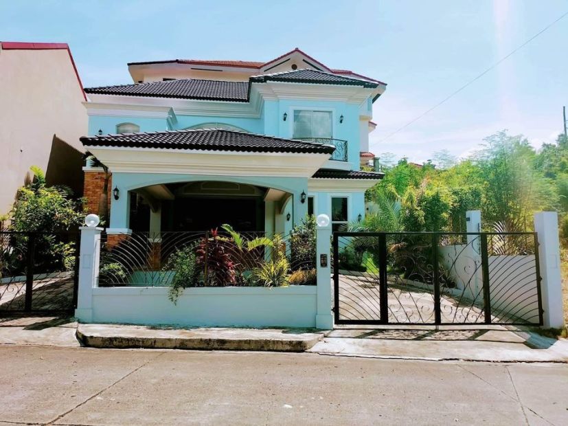 House and Lot for Sale inside Royale Cebu Estates-Consolacion