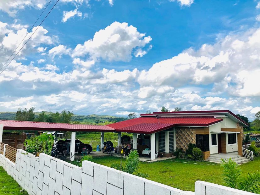 *House and Enormous Lot For Sale located in Tarlac*