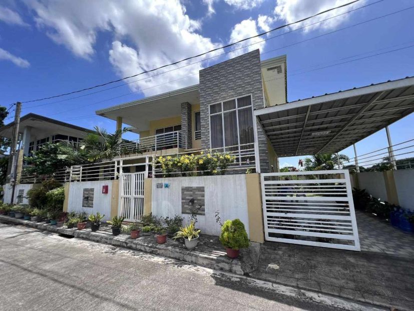 For Sale 4 Bedroom House and Lot in Manville Royale, Bacolod, Negros