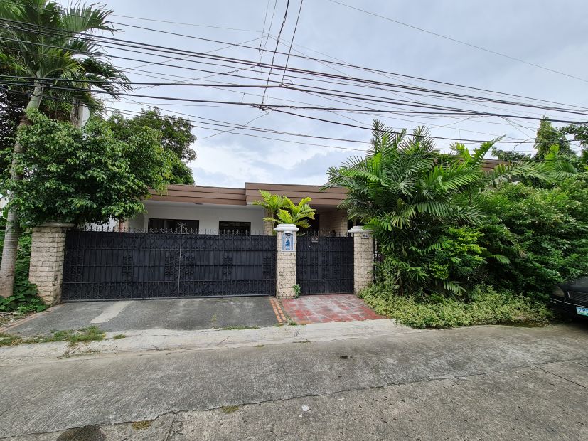 For Sale: BF Homes Quezon City House And Lot