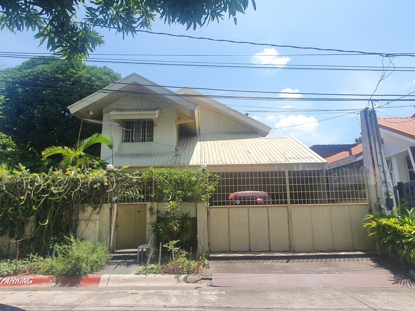 3 Bedroom Single Detach House for Sale in Merville, Parañaque City