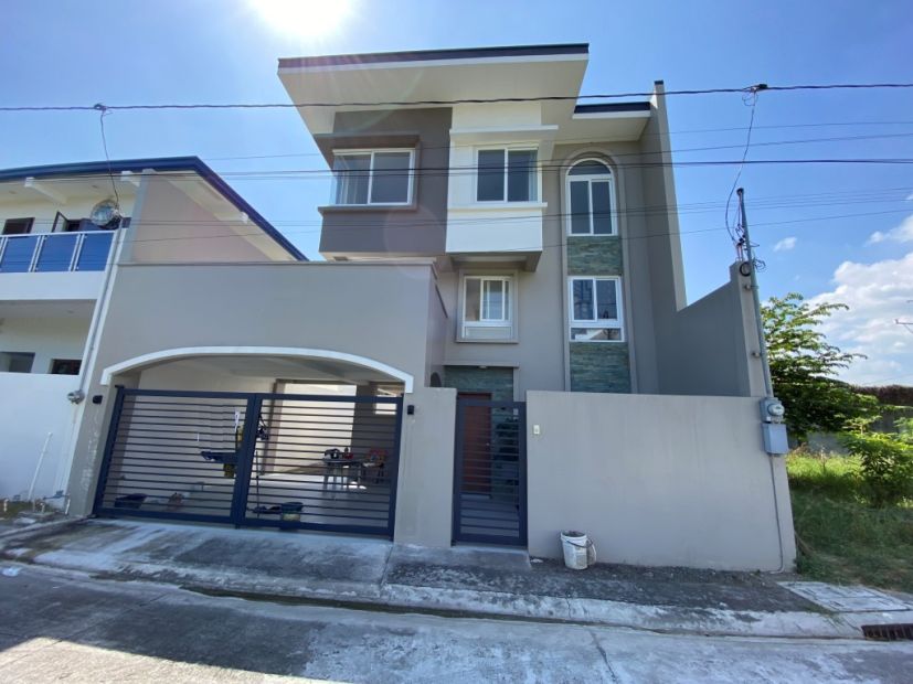 newly built 3 storey single house in fortunata vill parañaque city