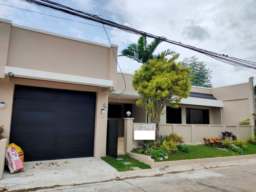 For Sale Beautiful Bungalow House For Sale In Almanza Dos Las Pinas City