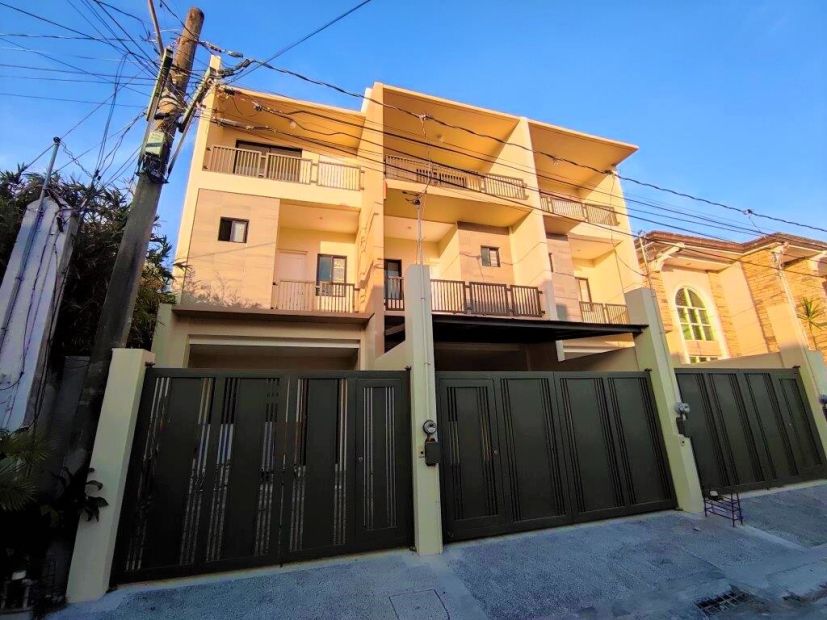 Newly Built 3 Storey Triplex House & Lot For Sale in Greenheights ...