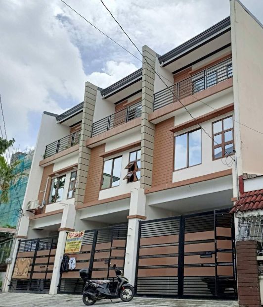 East Kamias 4 BR Townhouse For Sale Nr Quezon City Hall and Xavierville ...