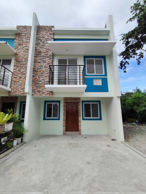 Veinte Reales Valenzuela Brandnew Townhouse with 3BR 5.478M -AJCV