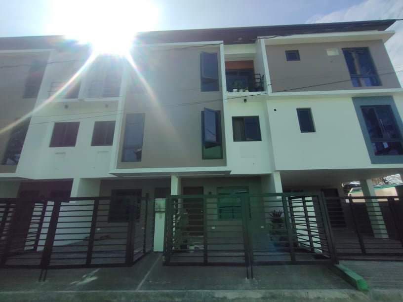 For Sale 3BR Townhouse in Kimco Village Tandang Sora Quezon City 8M -AJCQ