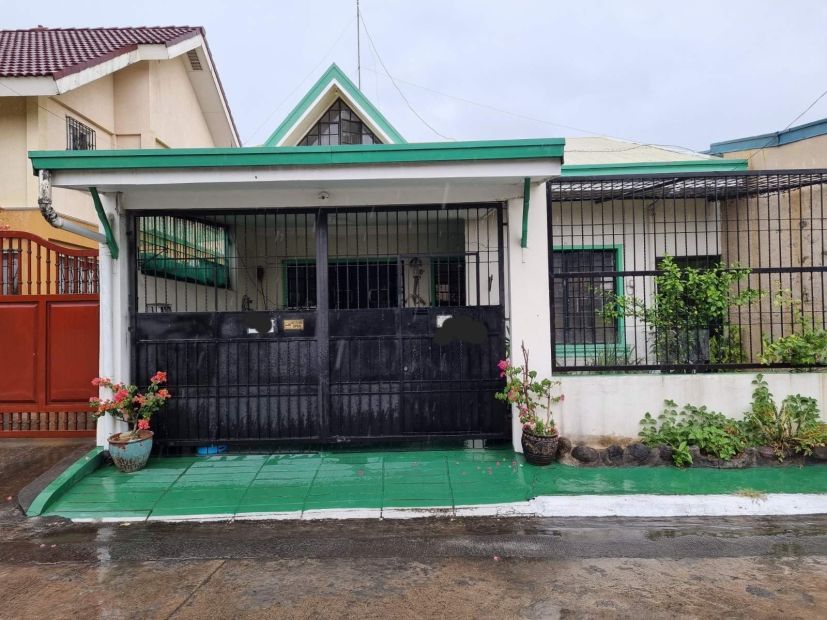 For sale House and lot in Countryside village, Sun Valley, Parañaque