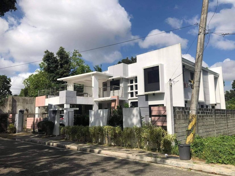 Modern 5 Bedroom House And Lot For Sale At Puerto Real Iloilo City 6405