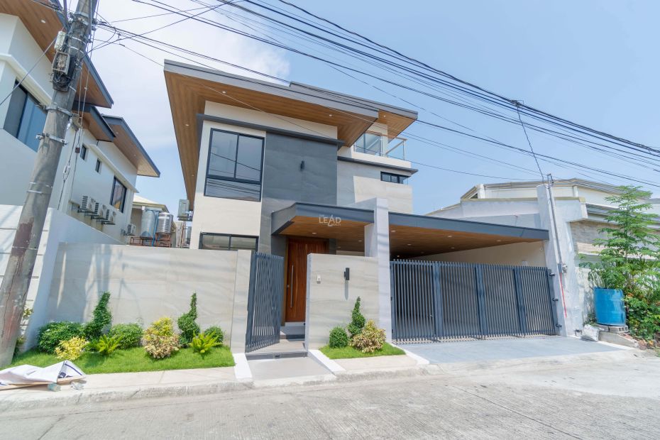 House And Lot For Sale With 4 Bedroom In B.F. Homes, Parañaque