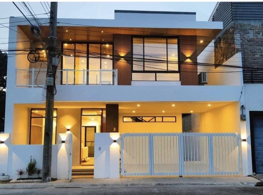 FOR SALE 4 BEDROOMS HOUSE AND LOT IN ANGELES CITY NEAR MARQUEE MALL